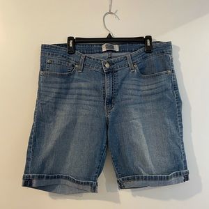 Signature Levi Strauss Jean Shorts Size 16